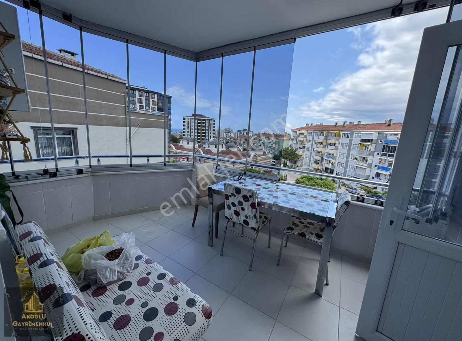 İstiklal Mahallesinde Bulvara Cephe Satılık Geniş 3+1