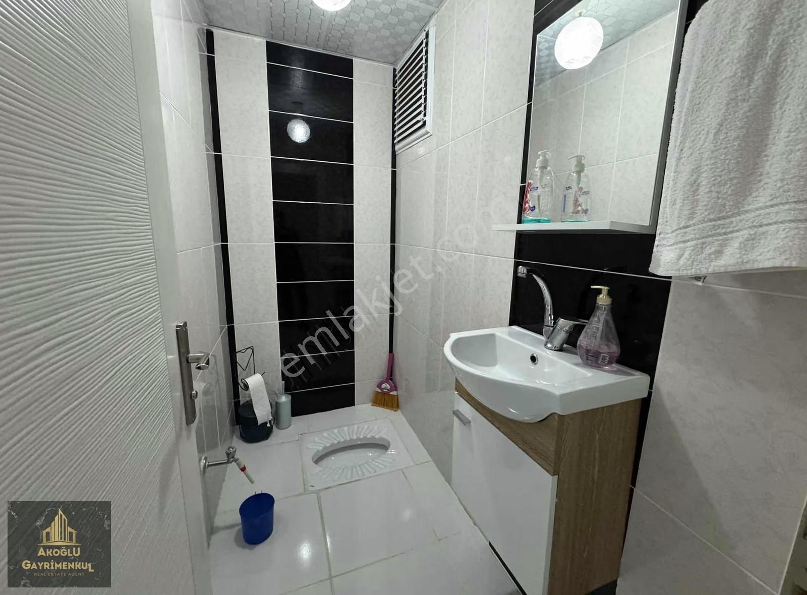 İstiklal Mahallesinde Bulvara Cephe Satılık Geniş 3+1 - Görsel 2