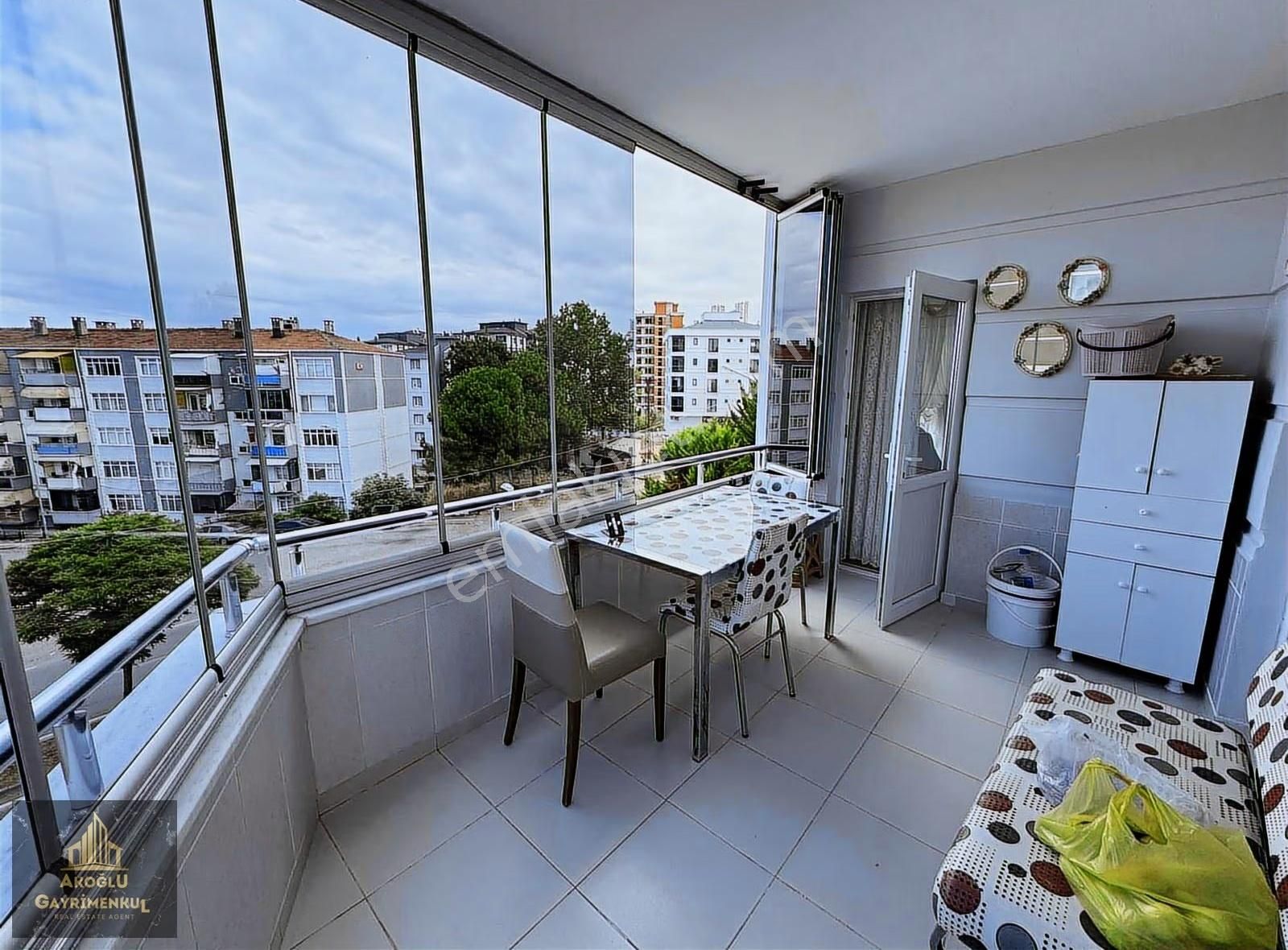 İstiklal Mahallesinde Bulvara Cephe Satılık Geniş 3+1 - Görsel 5