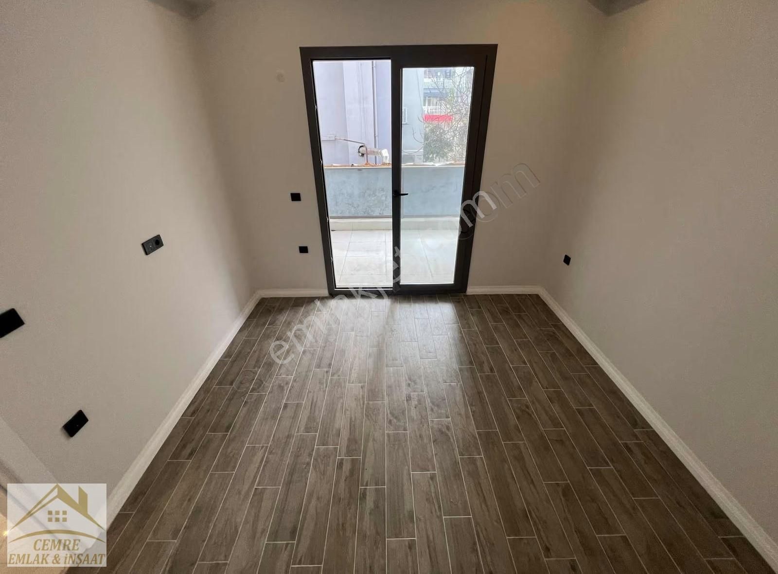 Cemre Emlaktan Satılık Denize Sadece 20m Mesafede Sıfır Daire - Görsel 12