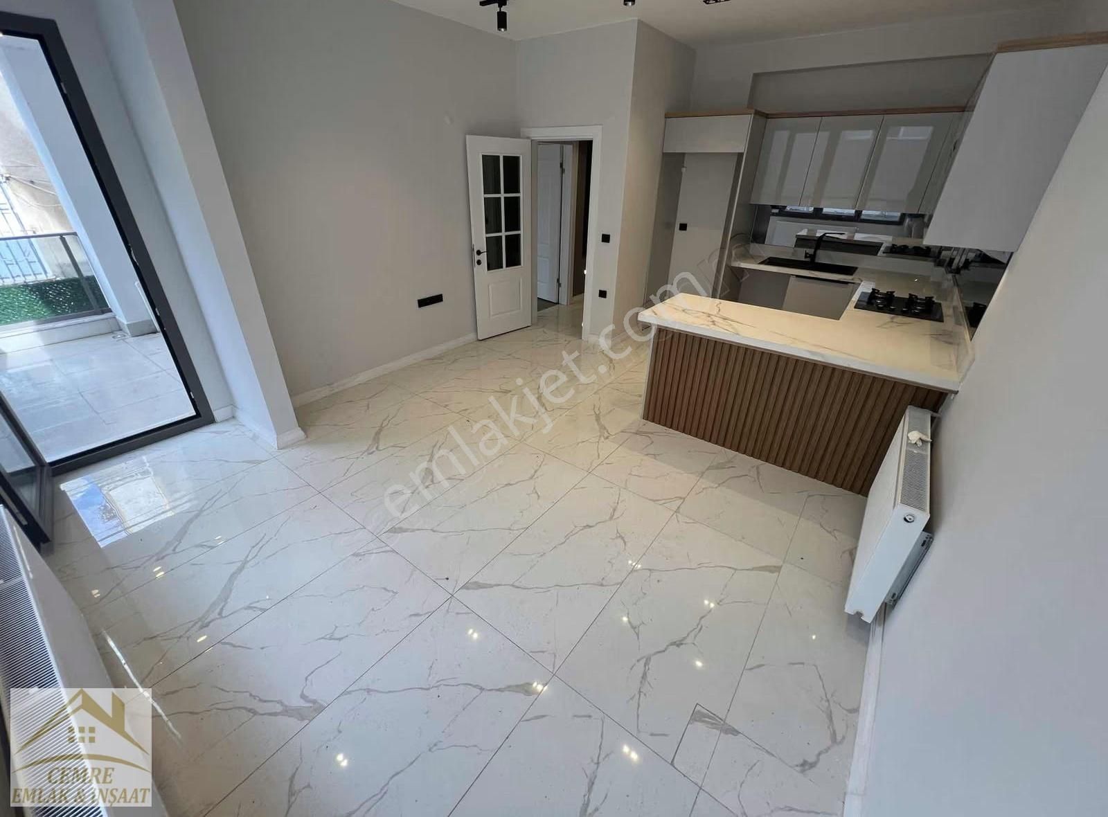 Cemre Emlaktan Satılık Denize Sadece 20m Mesafede Sıfır Daire - Görsel 2