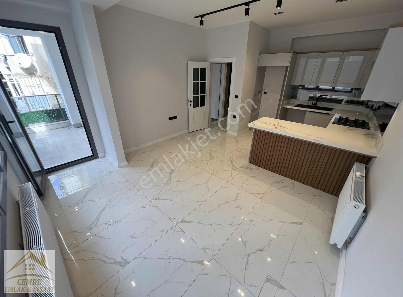 Cemre Emlaktan Satılık Denize Sadece 20m Mesafede Sıfır Daire - Görsel 5