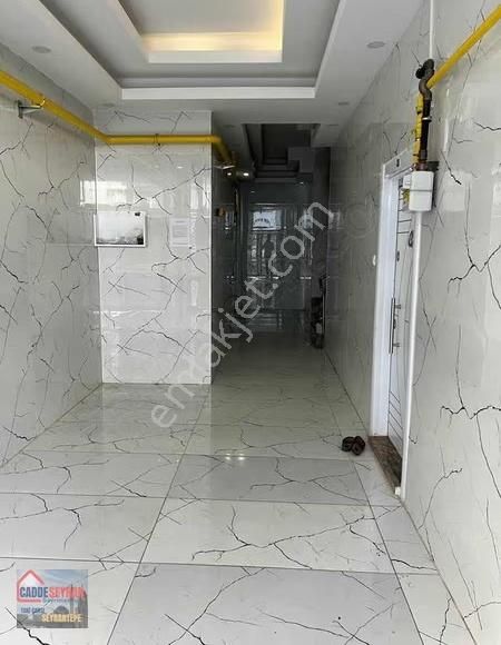 Cadde Seyrandan Satlık 2+1 Ara Kat - Görsel 2