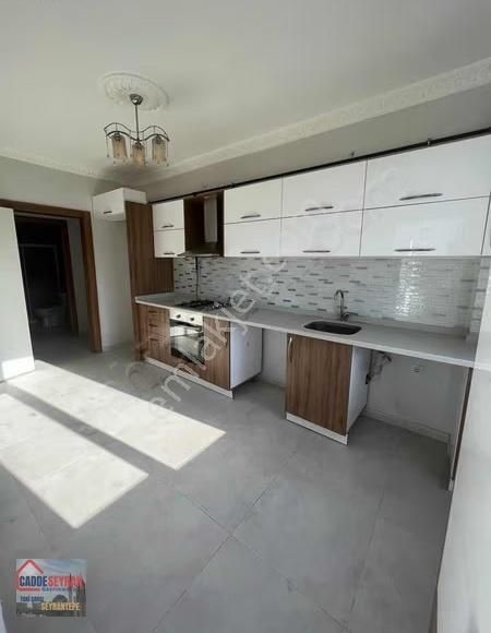 Cadde Seyrandan Satlık 2+1 Ara Kat - Görsel 8