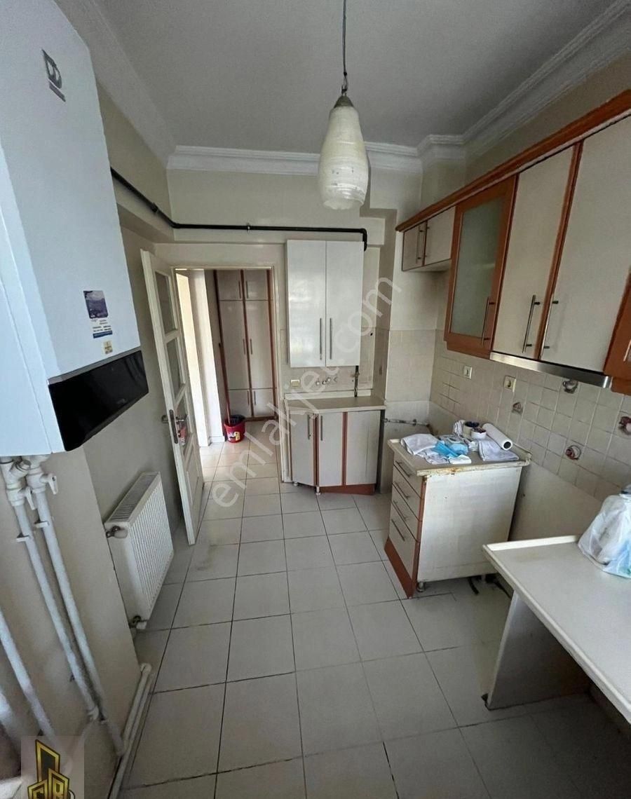 Aydınlıkevler 1.kat Merkezde Bağımsız 3+1 Temiz Geniş Daire