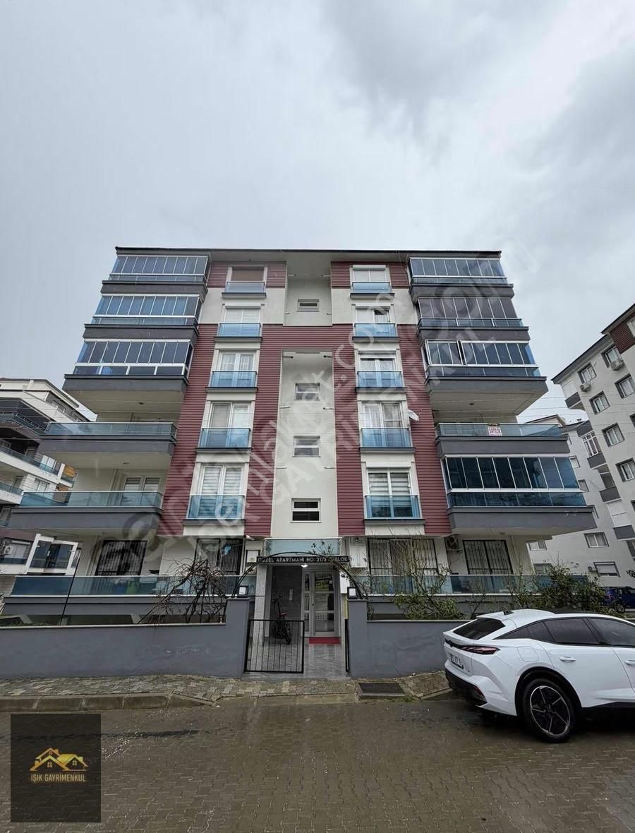 Işık Gayrimenkul'den Adnan Mend. Mh. Önü Park Arakat 3+1 Daire