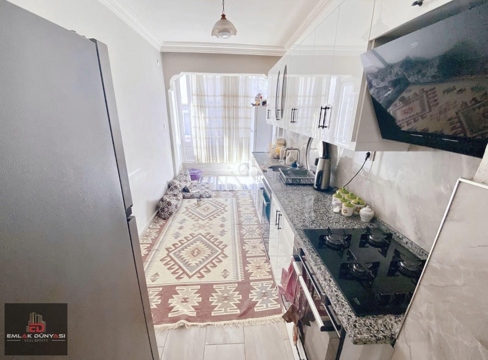 Dutlubahçe Mah.en Geniş Masrafsız Katta Önü Açık2+1 120m2dairesi