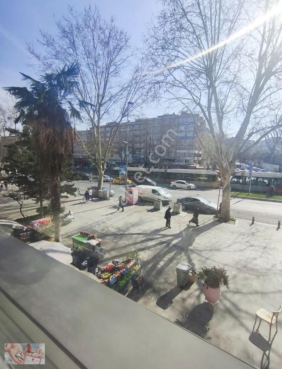 Millet Caddesi'nde Yeni Hastane Karşısı!