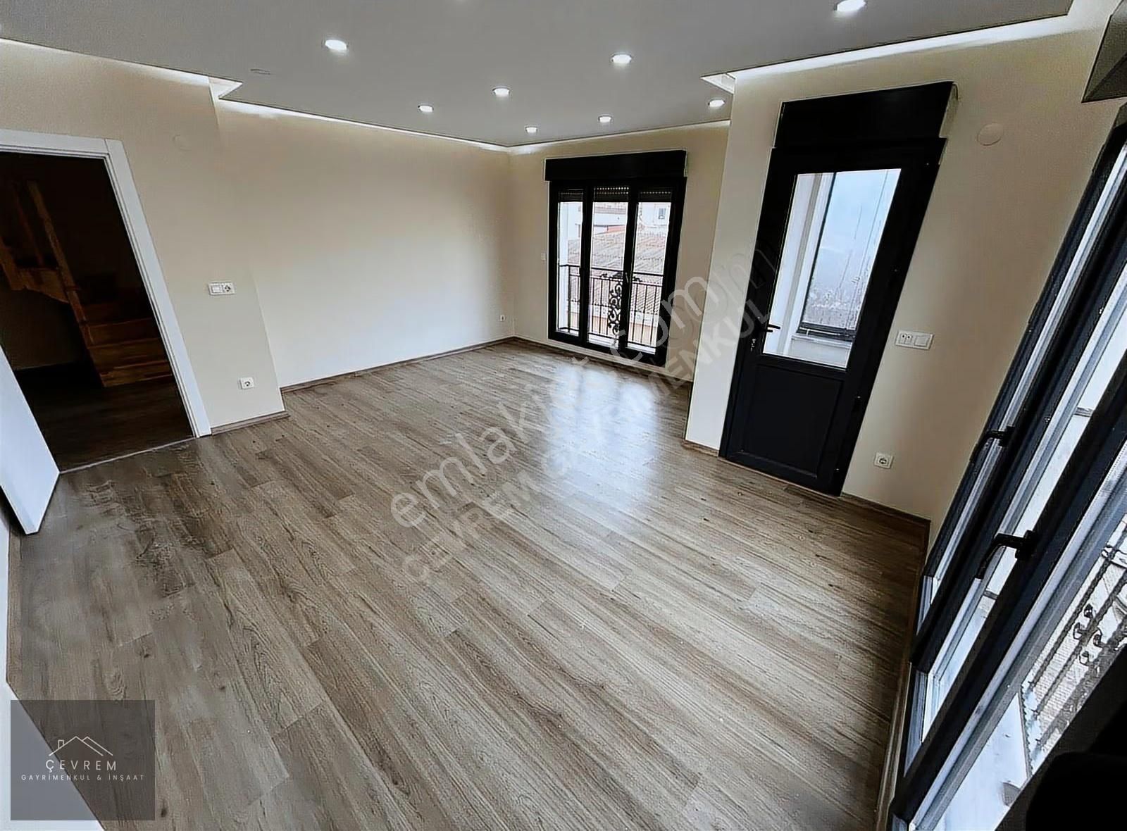 *çevrem* Yeşilova'da Metrobüse Çok Yakın Otoparklı 4+1 Dubleks - Görsel 4