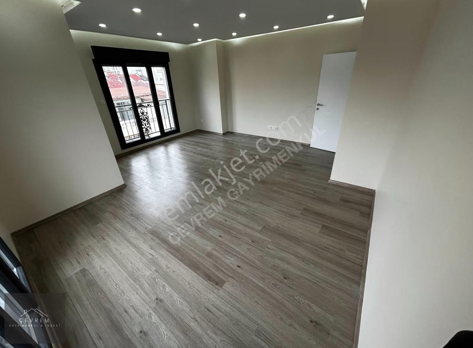 *çevrem* Yeşilova'da Metrobüse Çok Yakın Otoparklı 4+1 Dubleks - Görsel 8