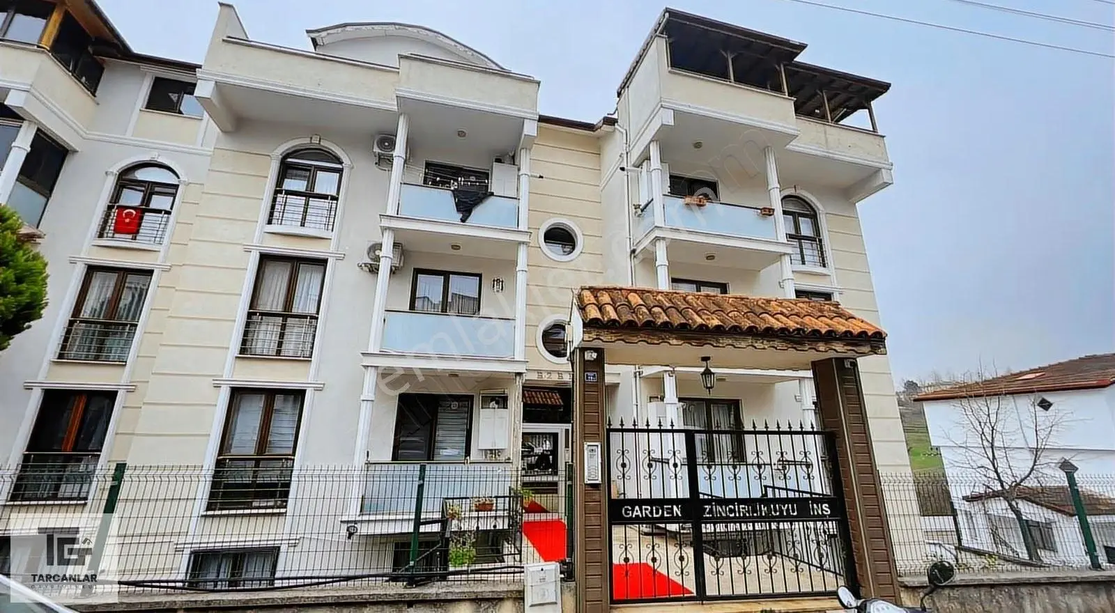 Başiskele Barbaros Mah. Site İçersinide 4+1 Ç.d Satılık Daire