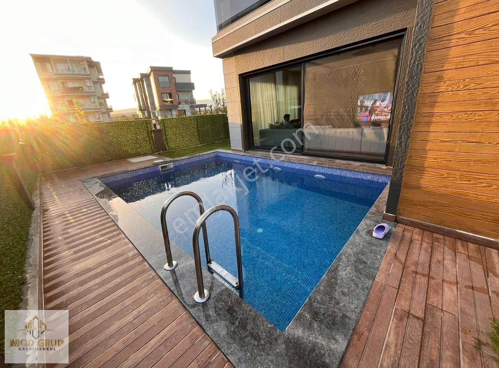 İzmir Menderes Barbaros Mevkisinde İki Katlı Dublex Villa Acil