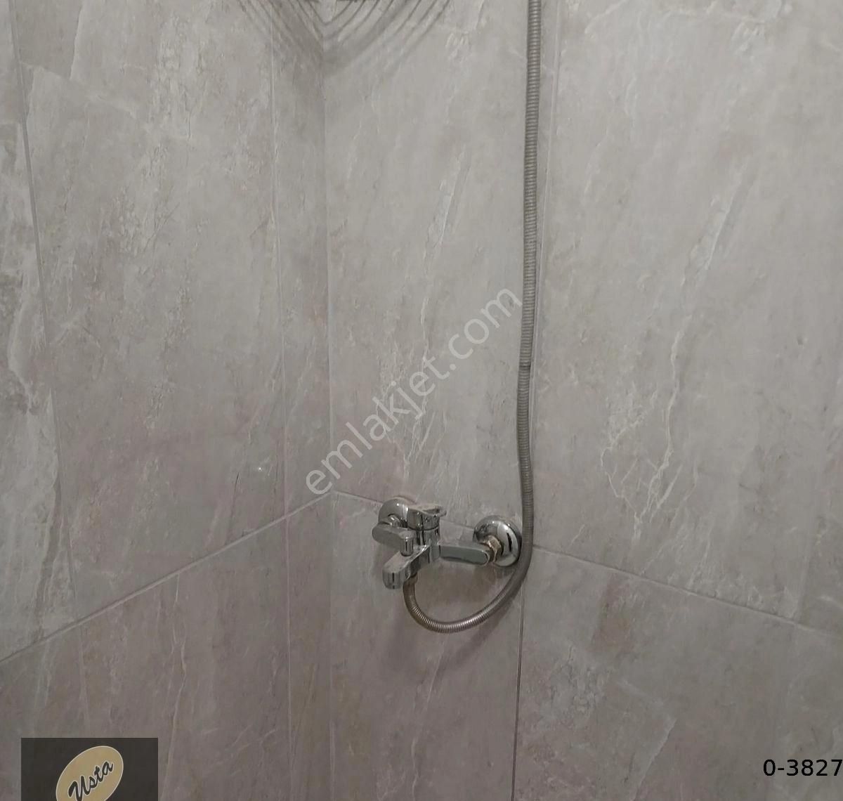 Merkezi Konumda Mobilyalı Ara Katta 3+1 Kiralık Daire - Görsel 13