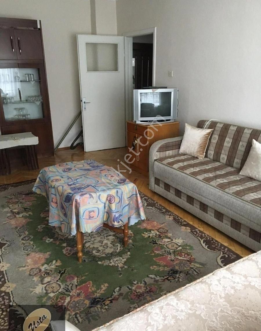 Merkezi Konumda Mobilyalı Ara Katta 3+1 Kiralık Daire - Görsel 8