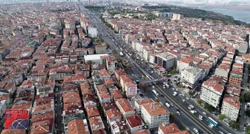 Avcılar Denizköşkler Köşe Bina Kat Mülkiyetli Satılık 2+1 Daire