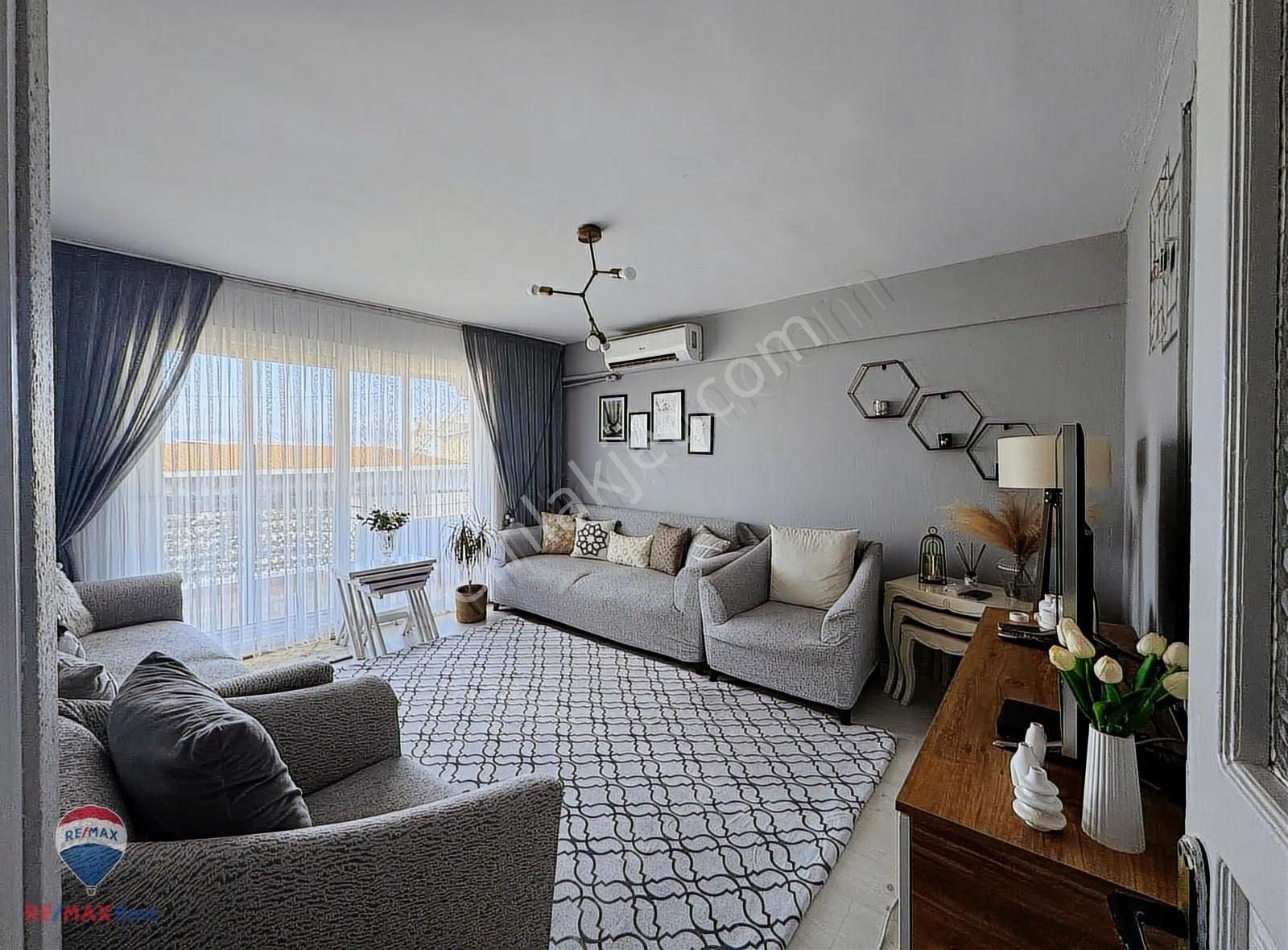 9 Buca Seyhan Mahallesı 2+1 Satılık Daıre