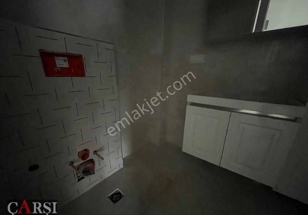 Çarşı"dan Sıfır Binada Komple Ön Cephe Katta Merkezi Konumda - Görsel 16