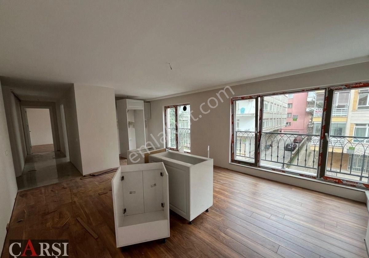 Çarşı"dan Sıfır Binada Komple Ön Cephe Katta Merkezi Konumda - Görsel 15