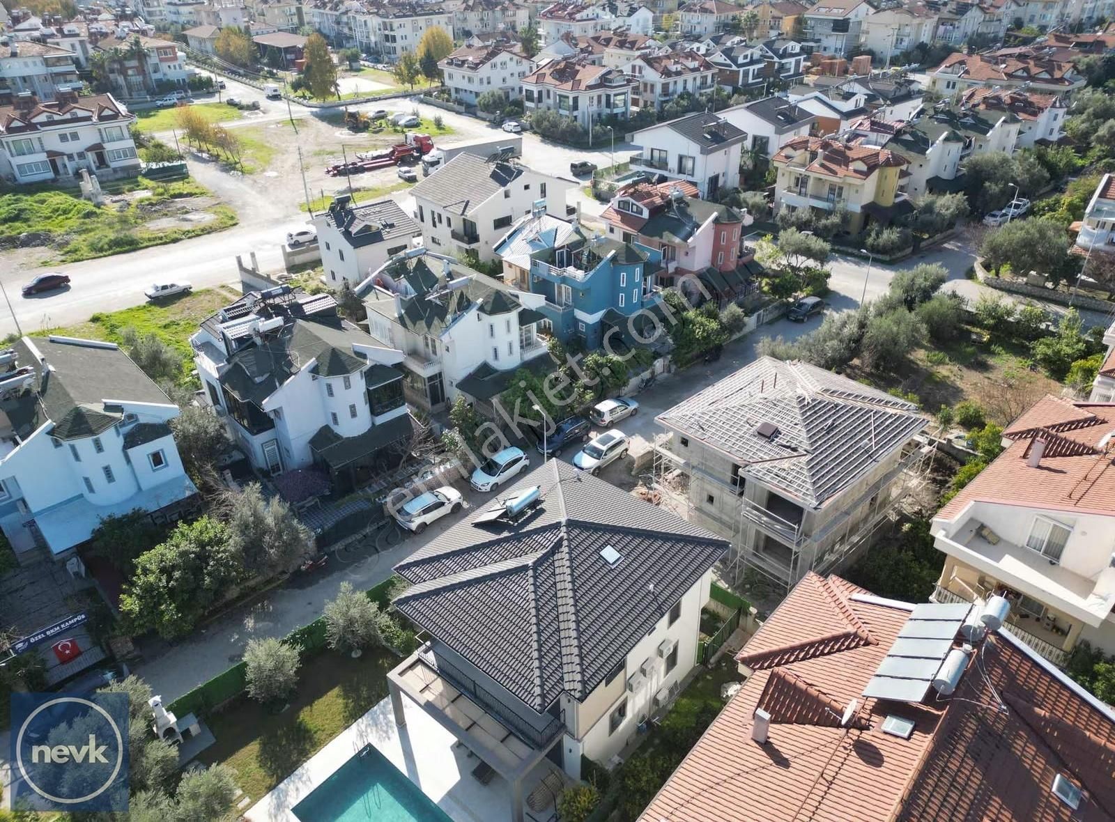 Nevk Invest'ten Fethiye Merkezi Konumda Tripleks İkiz Villa - Görsel 14