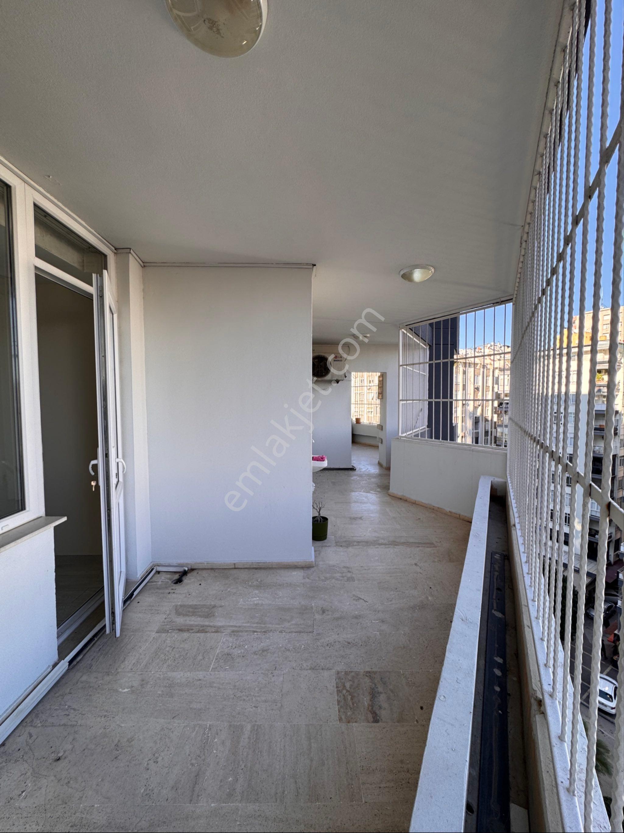 Kurtuluş Mah-atatürk Cad-gülbahçesi Sitesinde 4+1 Doğ.kiralık Daire - Görsel 6