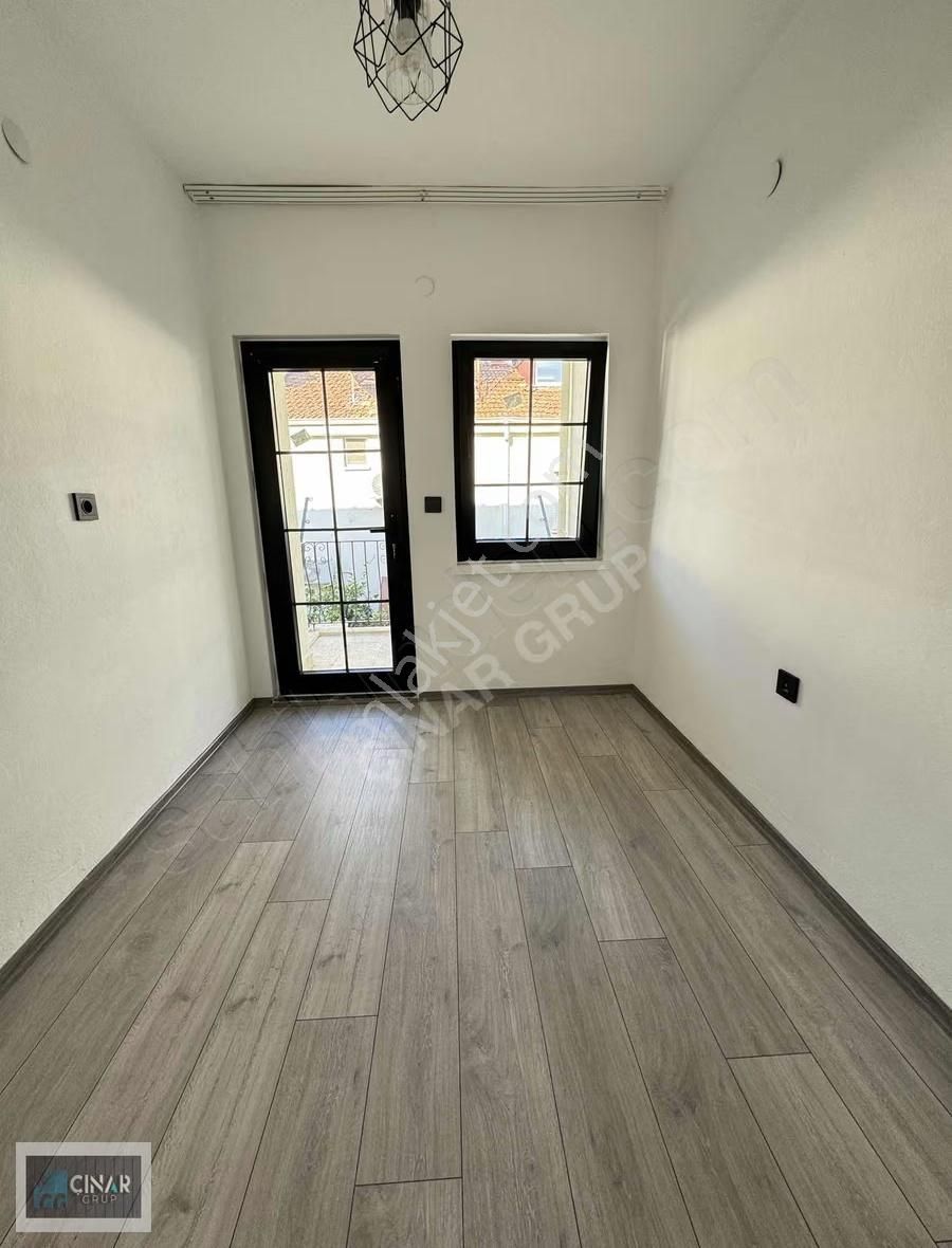 Foça Mahallesi'nde Yeni Tadilatlı 3+1 Kiralık Tripleks Villa - Görsel 8