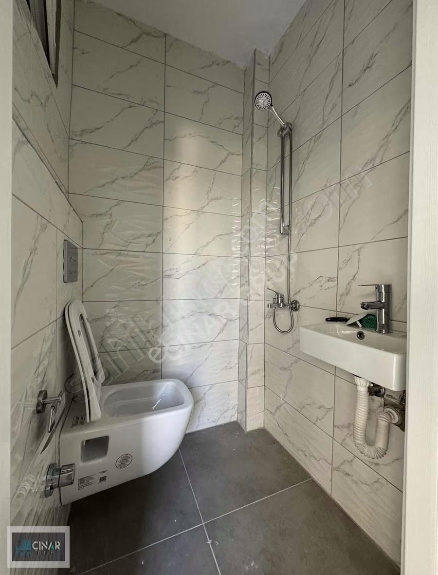 Foça Mahallesi'nde Yeni Tadilatlı 3+1 Kiralık Tripleks Villa - Görsel 10