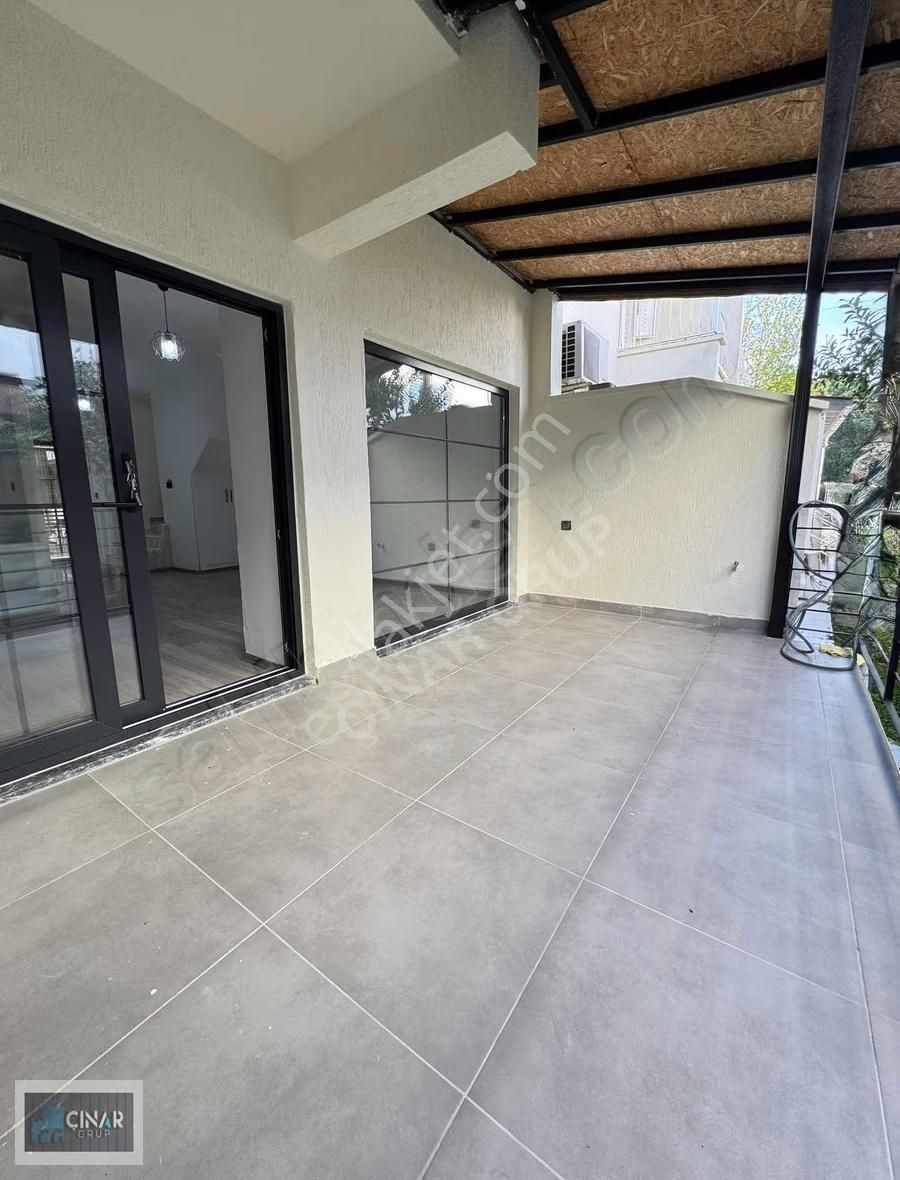 Foça Mahallesi'nde Yeni Tadilatlı 3+1 Kiralık Tripleks Villa - Görsel 19