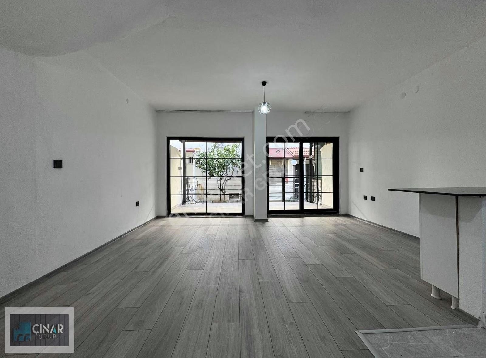 Foça Mahallesi'nde Yeni Tadilatlı 3+1 Kiralık Tripleks Villa - Görsel 13