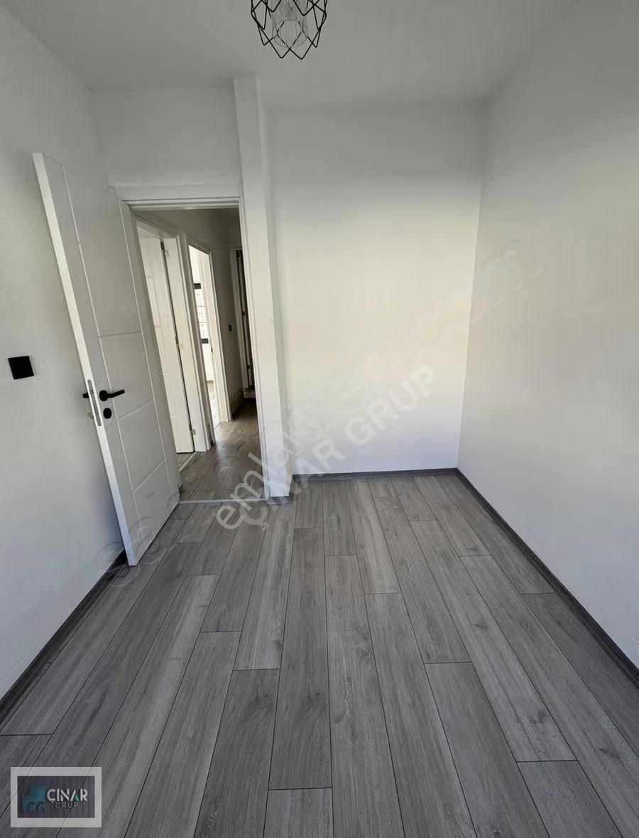 Foça Mahallesi'nde Yeni Tadilatlı 3+1 Kiralık Tripleks Villa - Görsel 14