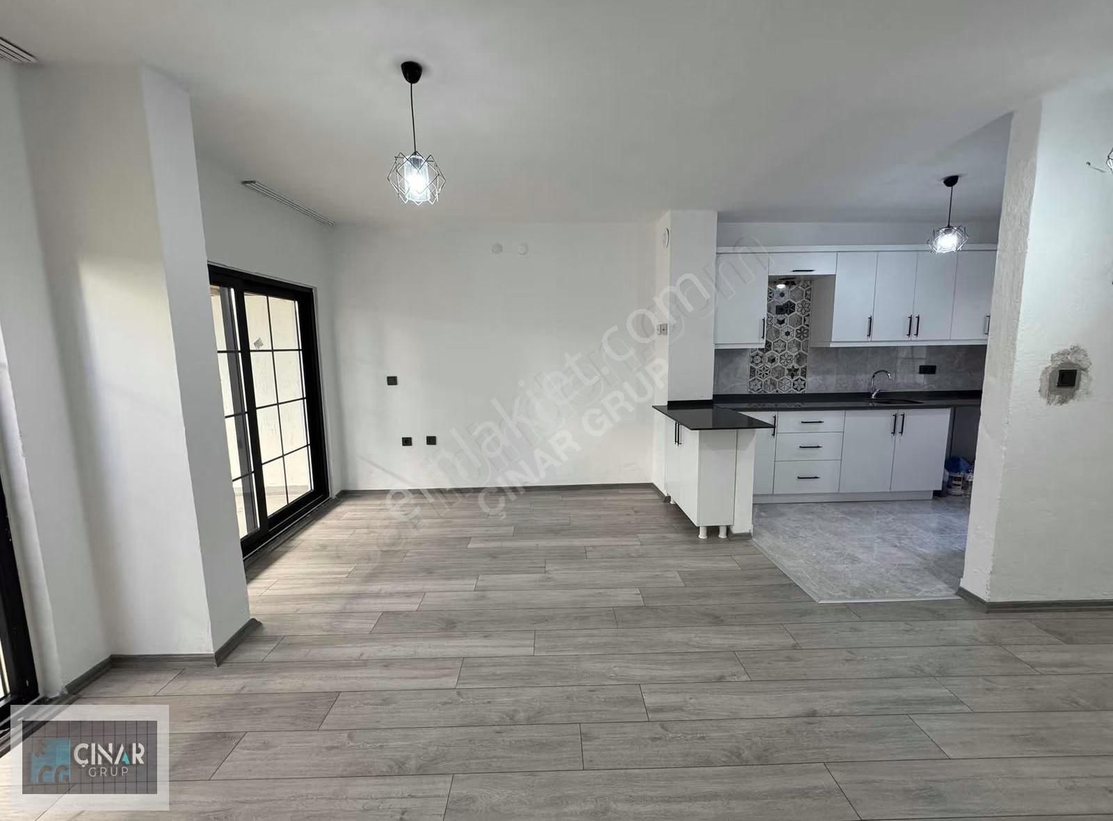 Foça Mahallesi'nde Yeni Tadilatlı 3+1 Kiralık Tripleks Villa - Görsel 6