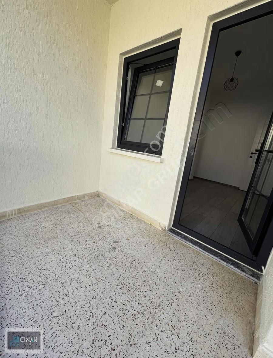 Foça Mahallesi'nde Yeni Tadilatlı 3+1 Kiralık Tripleks Villa - Görsel 23