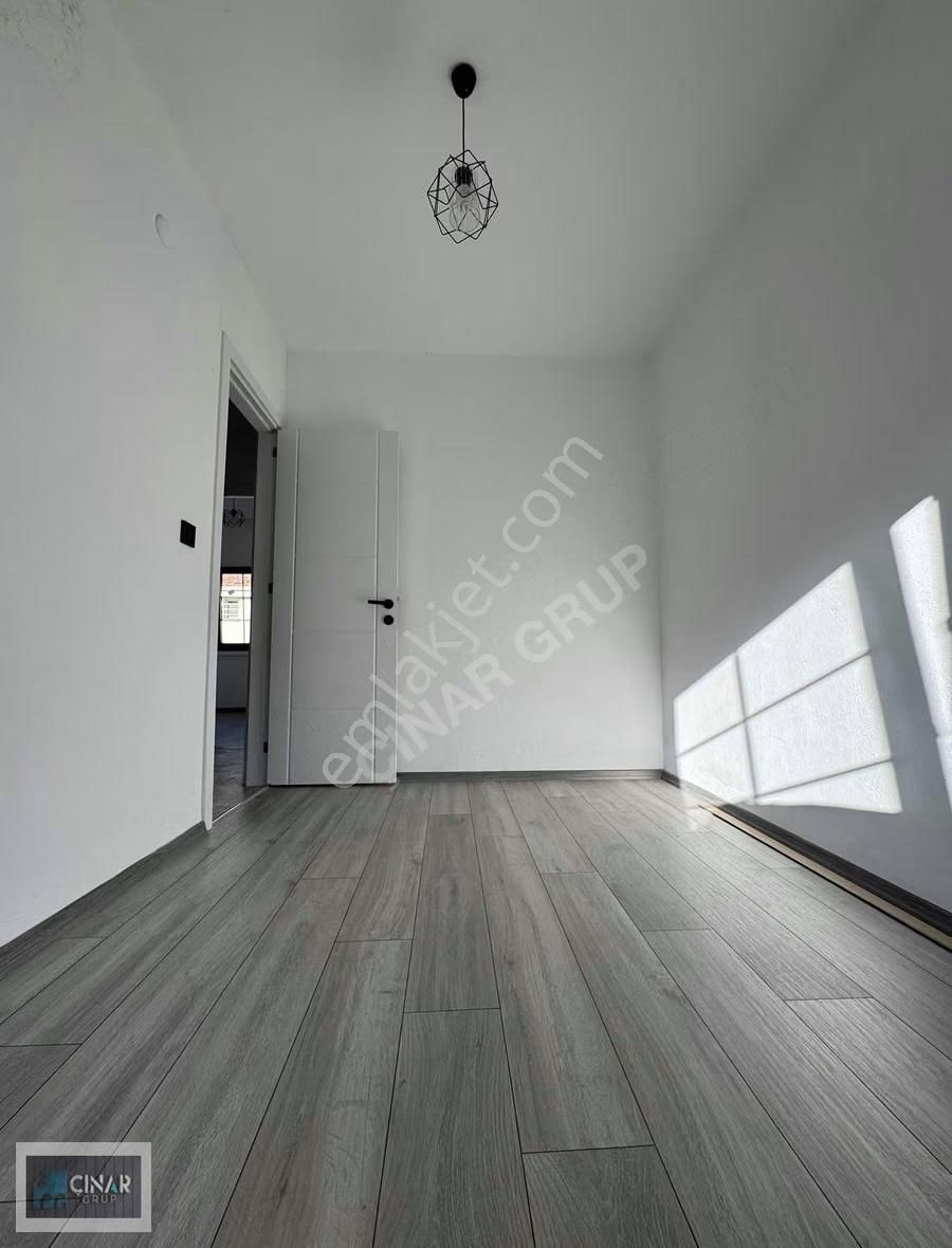 Foça Mahallesi'nde Yeni Tadilatlı 3+1 Kiralık Tripleks Villa - Görsel 7