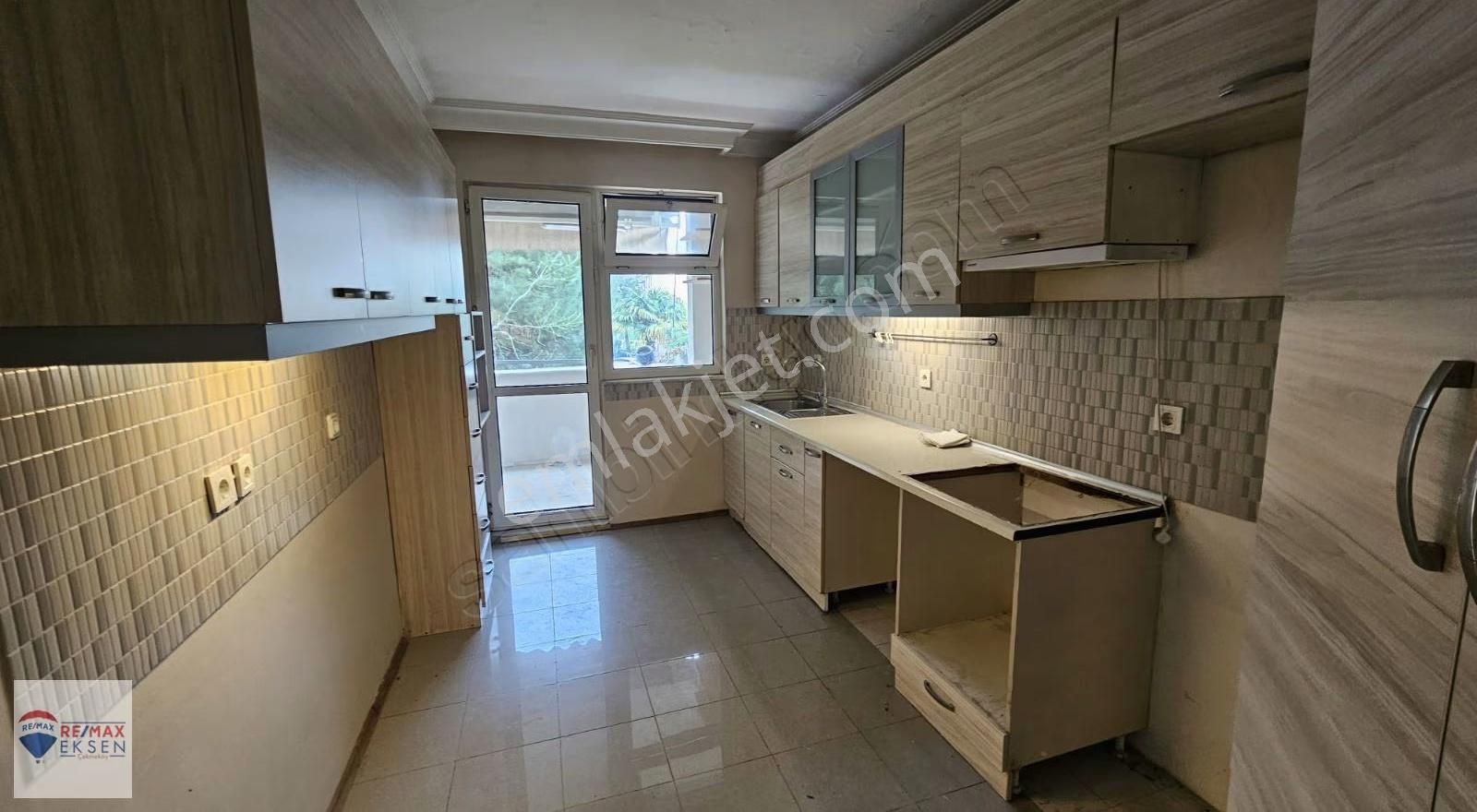 Maltepe Yalı Mah Kastel Dragos Sahil Sitesınde Kiralık 3+1 Daire - Görsel 8