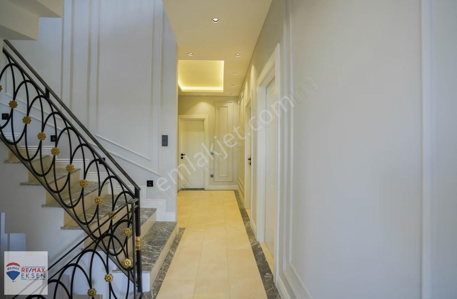 Çekmeköy'de Muhteşem Kiralık Tripleks Villa - Görsel 17