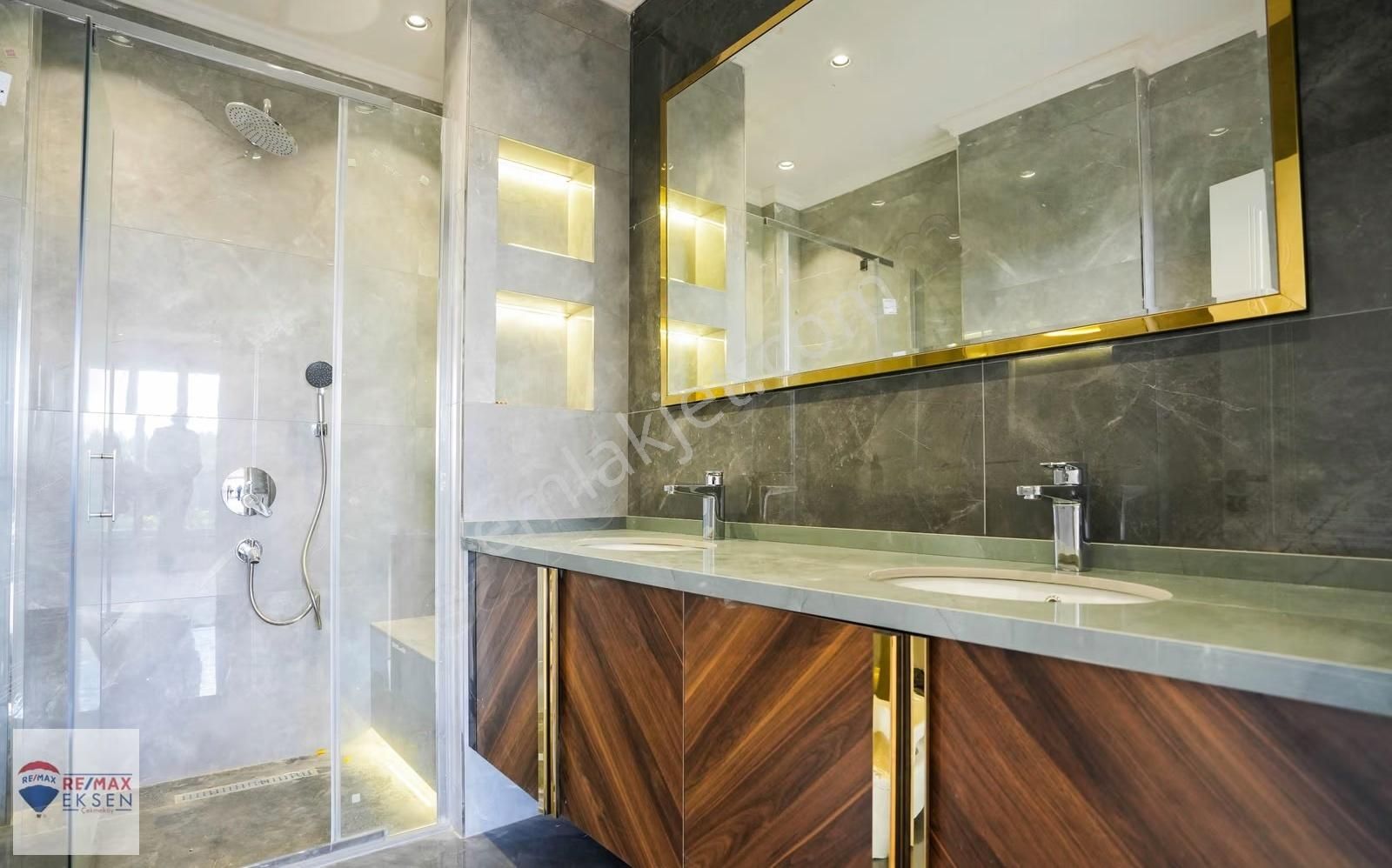 Çekmeköy'de Muhteşem Kiralık Tripleks Villa - Görsel 22