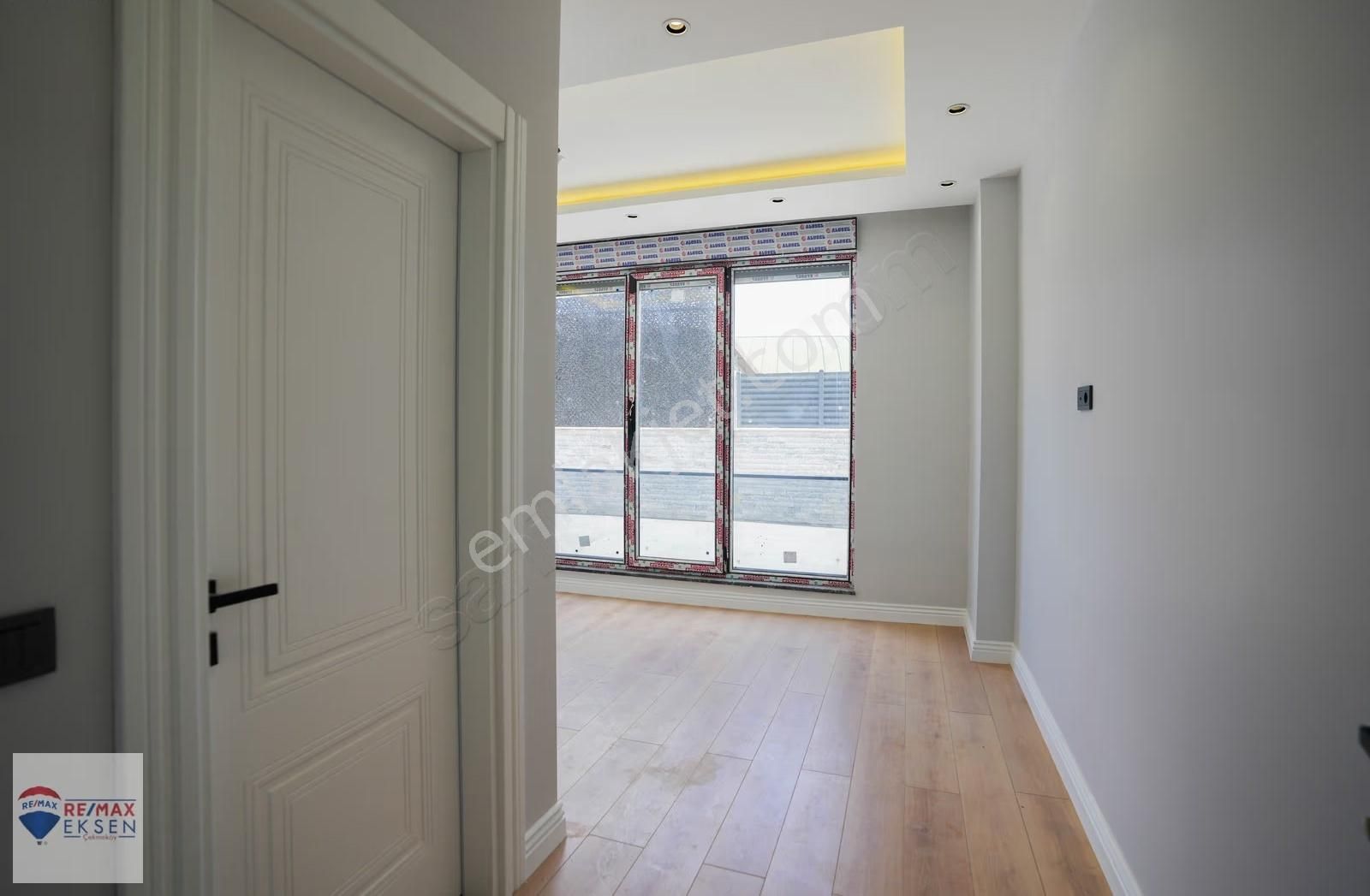 Çekmeköy'de Muhteşem Kiralık Tripleks Villa - Görsel 19