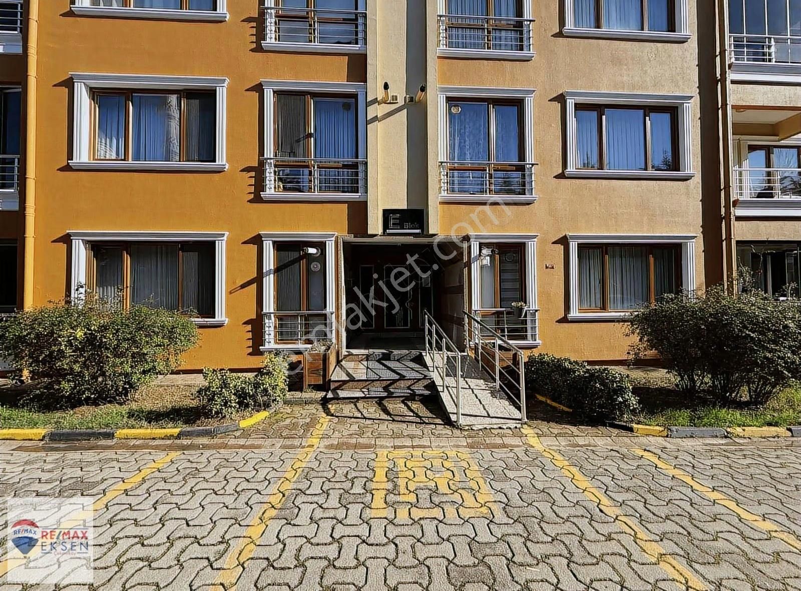 Pendik Yeşil Vadi Evlerinde Ferah Manzaralı Satılık 3+1 Daire - Görsel 15