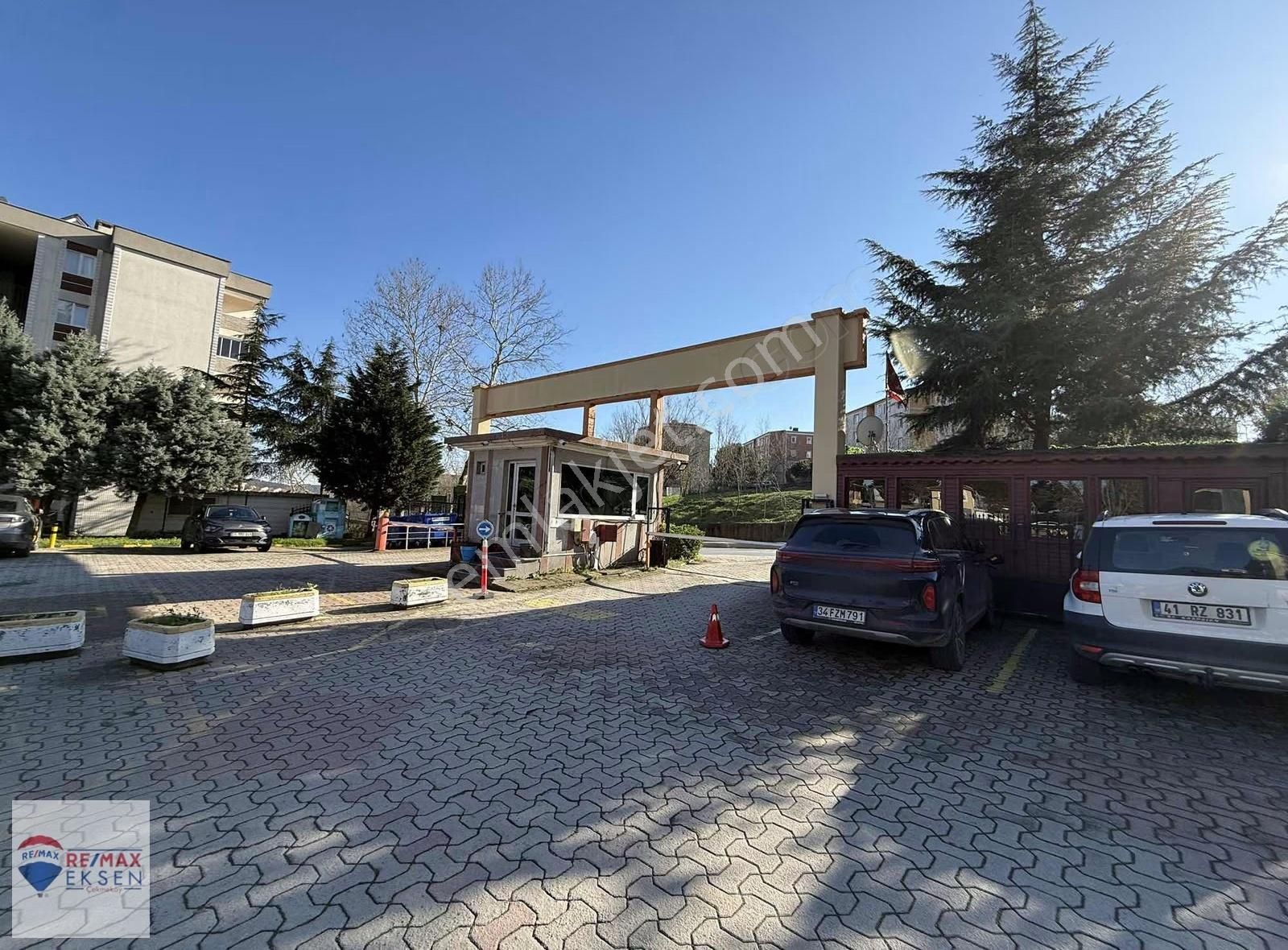 Pendik Yeşil Vadi Evlerinde Ferah Manzaralı Satılık 3+1 Daire - Görsel 29