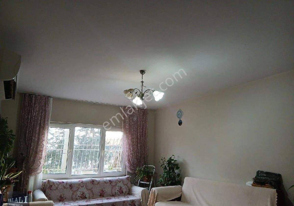 Afetevlerinde 2+1 Geniş Oturumlu Satılık - Görsel 7