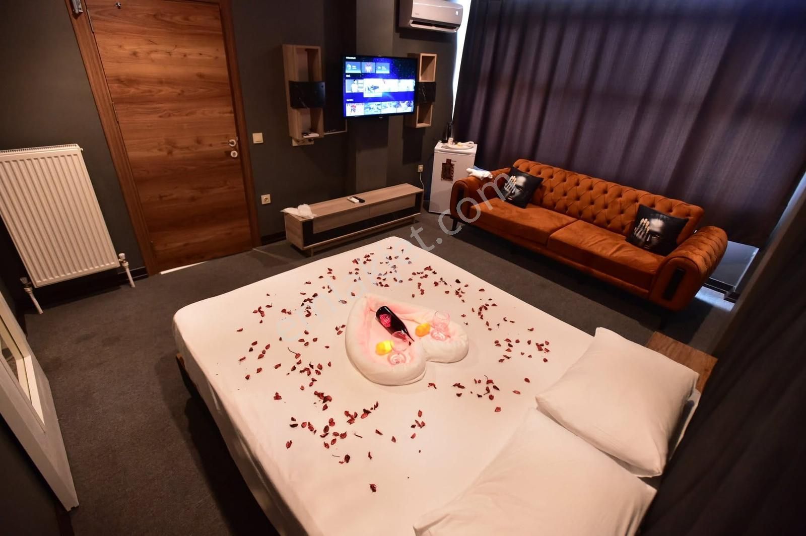 Gaziosmanpaşa Yeni Açılan Ultra Lüx Konforlu Jakuzili Ve Havuzlu Günlük Kiralık Daireler