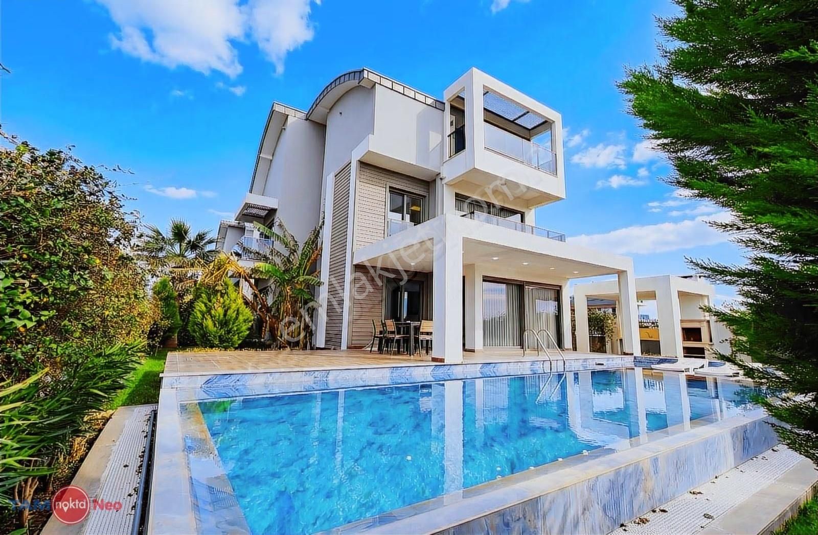 Antalya Kadriye'de Akıllı Ev Sistemli 240 M2 4+1 Lüks Villa