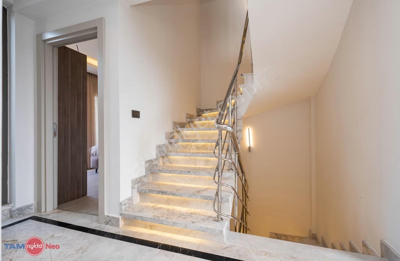 Antalya Kadriye'de Akıllı Ev Sistemli 240 M2 4+1 Lüks Villa - Görsel 9