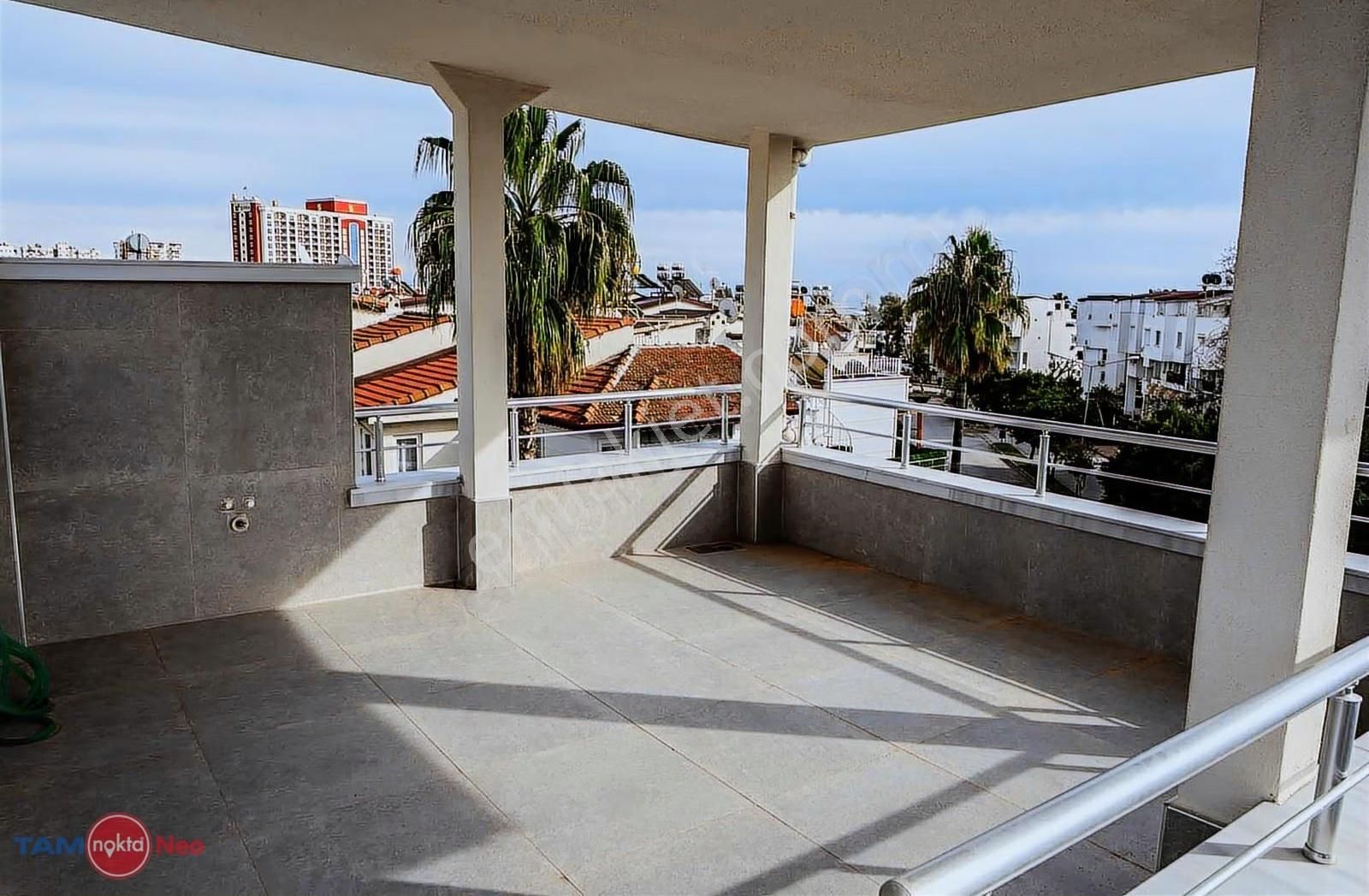 Lara Örnekköy Sitesinde Satılık Tripleks Villa - Görsel 12