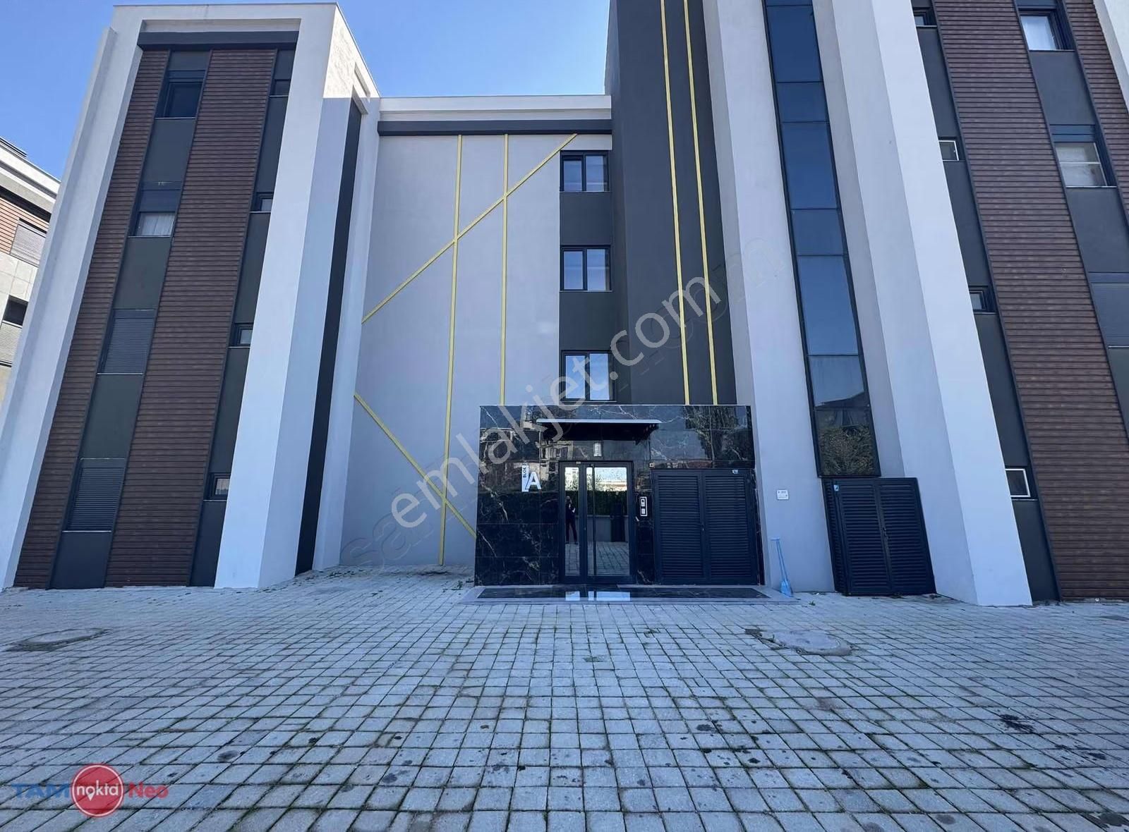 Merkezi Konumda Bahçe Kullanımlı Yüksek Giriş 1+1 Satılık Daire - Görsel 14