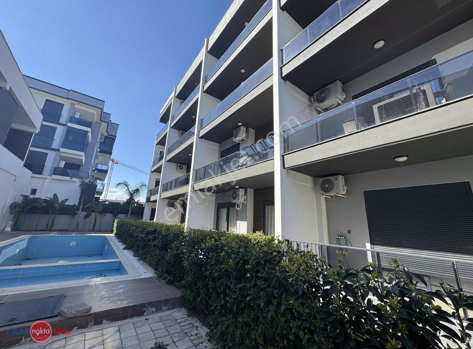 Merkezi Konumda Bahçe Kullanımlı Yüksek Giriş 1+1 Satılık Daire - Görsel 12