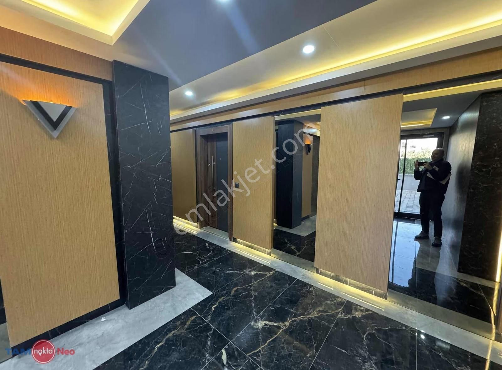 Merkezi Konumda Bahçe Kullanımlı Yüksek Giriş 1+1 Satılık Daire - Görsel 8