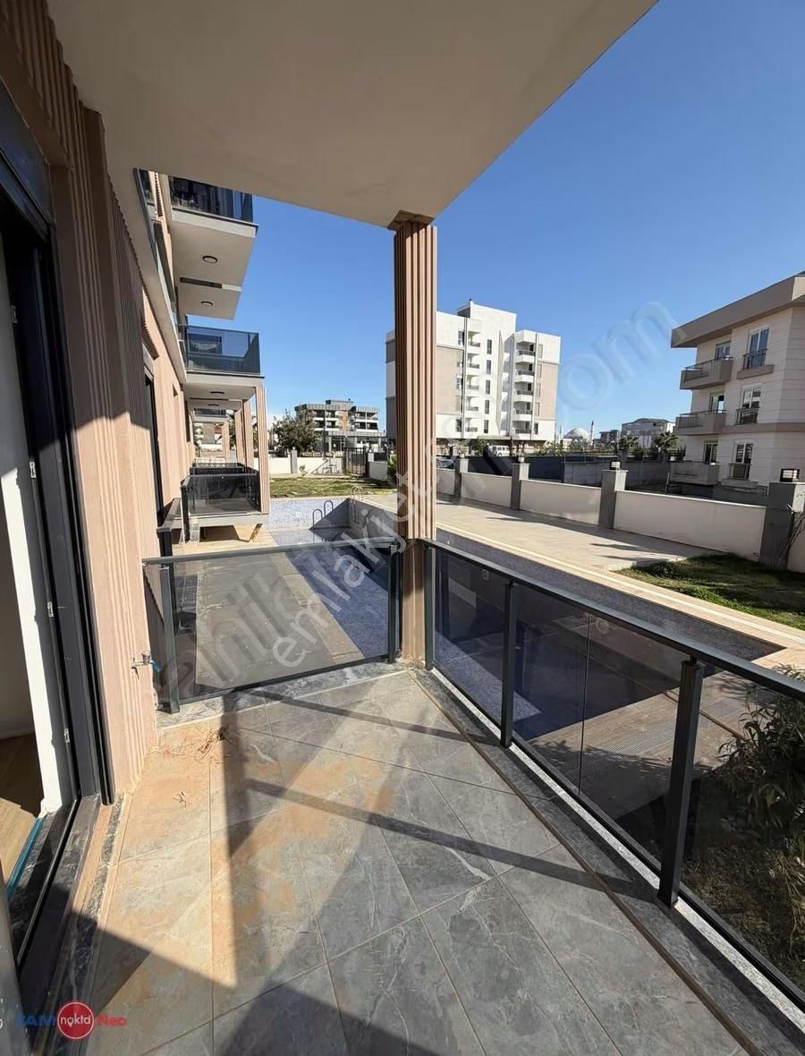 Altıntaş'ta Havuzlu Sitede 1+1 Kiralık Daire - Görsel 8