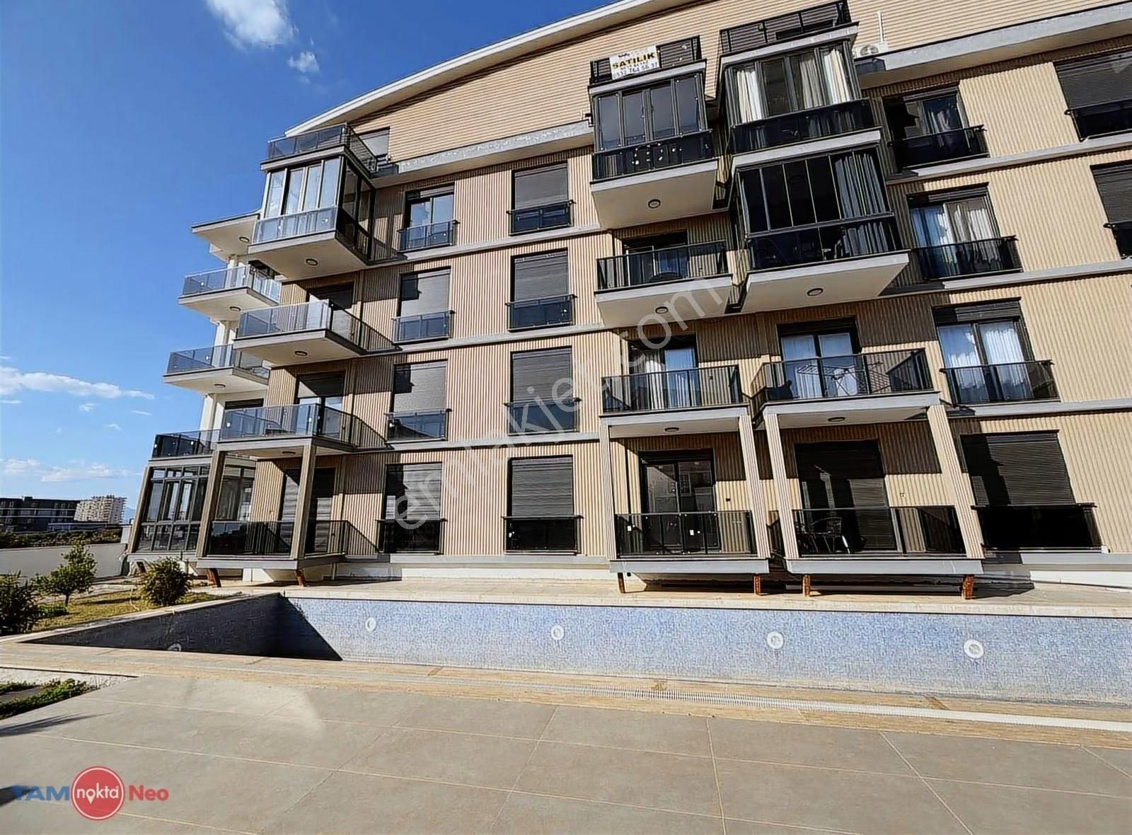 Altıntaş'ta Havuzlu Sitede 1+1 Kiralık Daire - Görsel 11