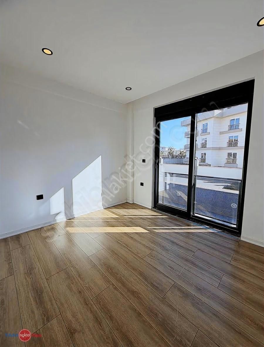 Altıntaş'ta Havuzlu Sitede 1+1 Kiralık Daire - Görsel 5