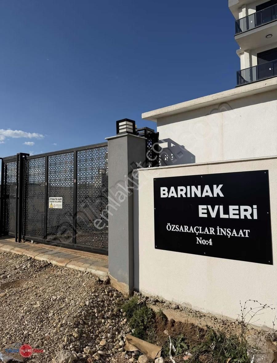 Altıntaş'ta Havuzlu Sitede 1+1 Kiralık Daire - Görsel 3